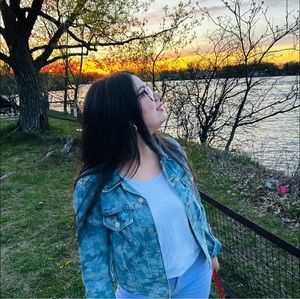 Meet your Posher, Nada